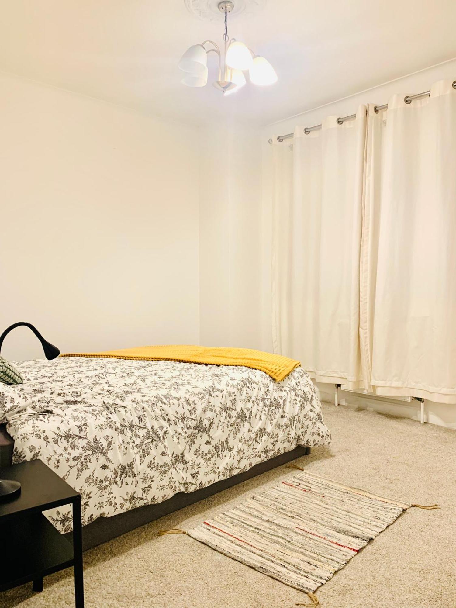 Cosy 2 Bedroom Apartment In Swiss Cottage. Лондон Екстер'єр фото