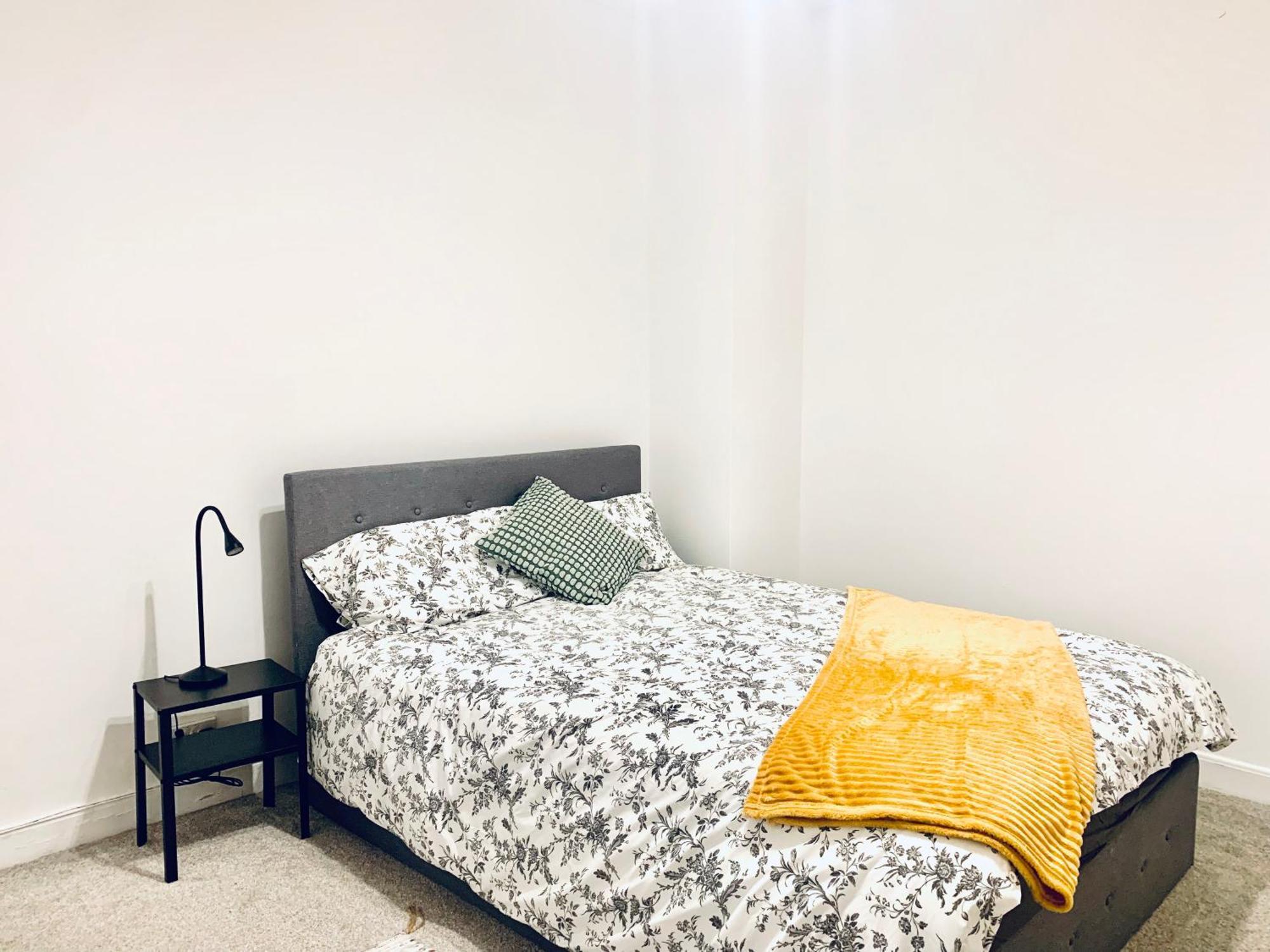 Cosy 2 Bedroom Apartment In Swiss Cottage. Лондон Екстер'єр фото