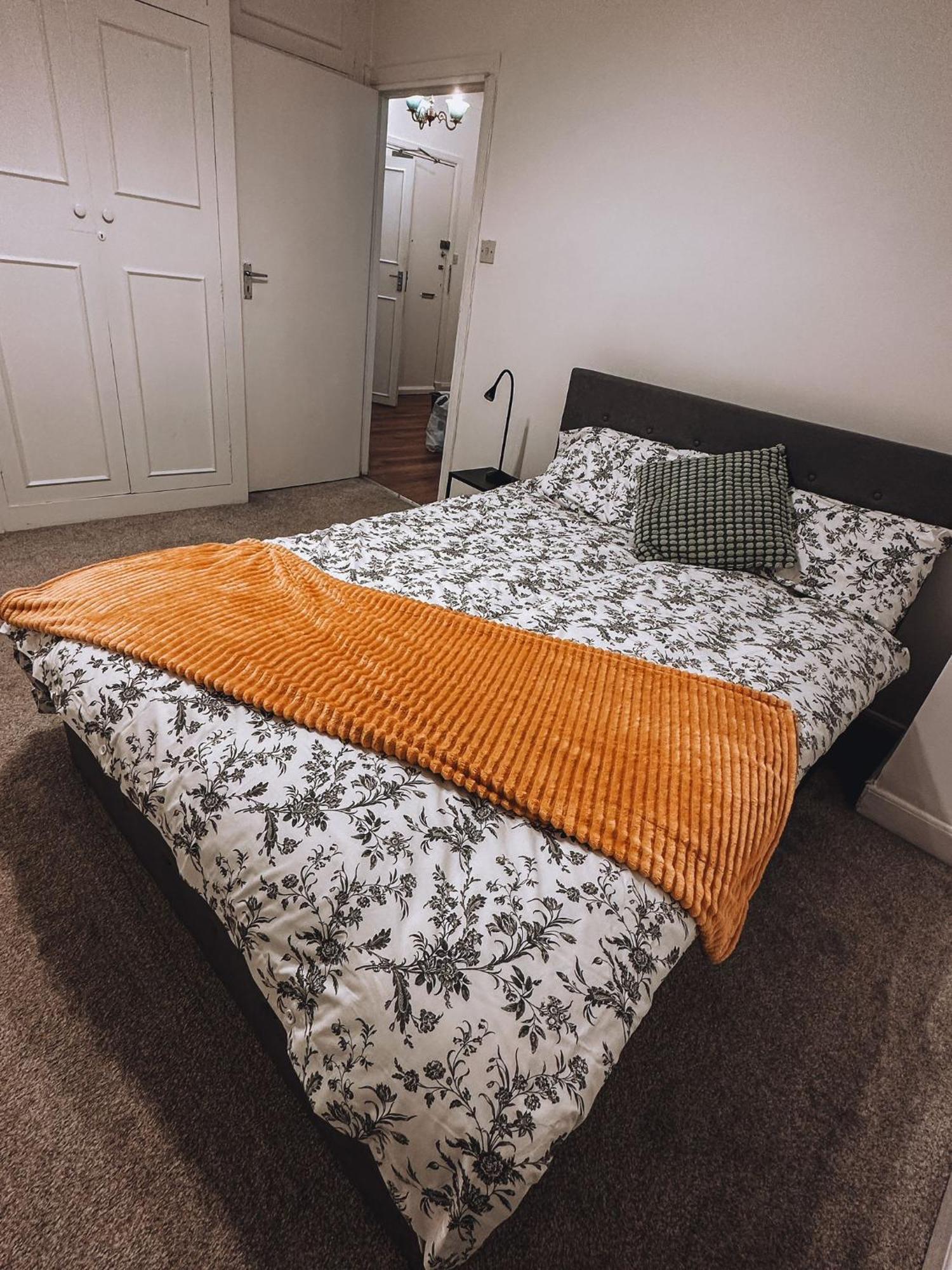 Cosy 2 Bedroom Apartment In Swiss Cottage. Лондон Екстер'єр фото