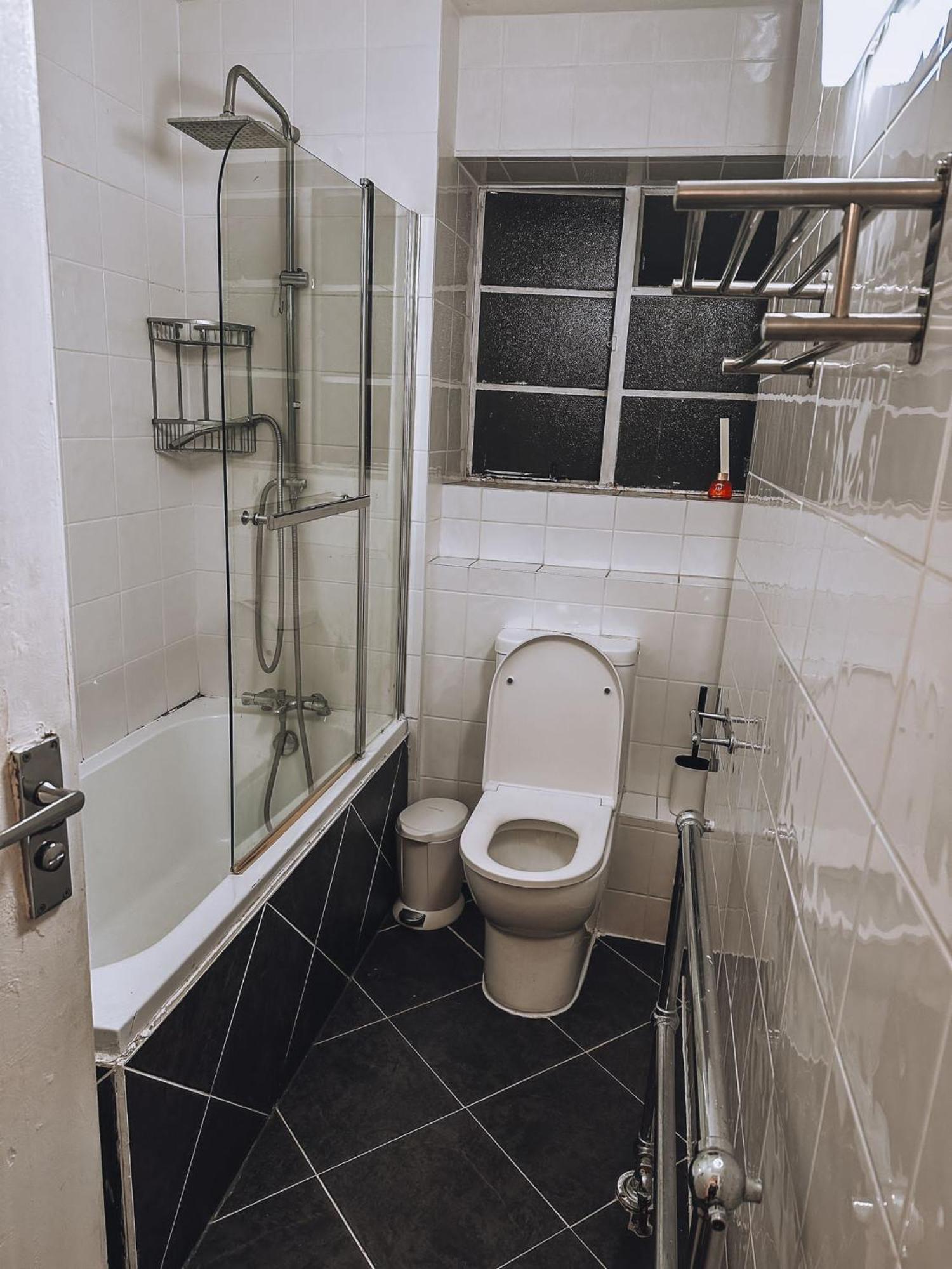 Cosy 2 Bedroom Apartment In Swiss Cottage. Лондон Екстер'єр фото