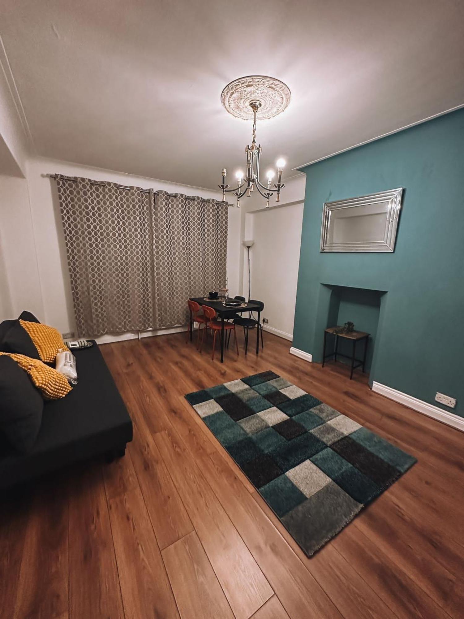 Cosy 2 Bedroom Apartment In Swiss Cottage. Лондон Екстер'єр фото