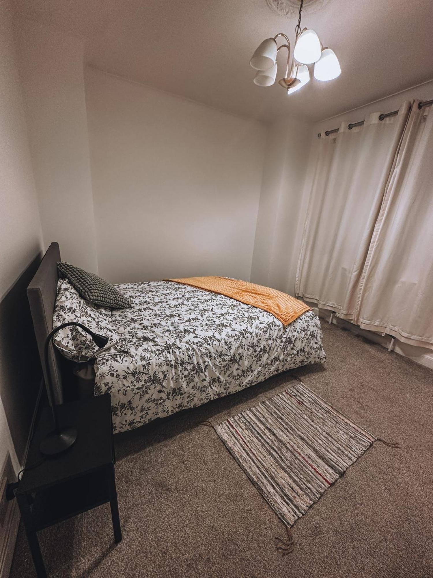 Cosy 2 Bedroom Apartment In Swiss Cottage. Лондон Екстер'єр фото